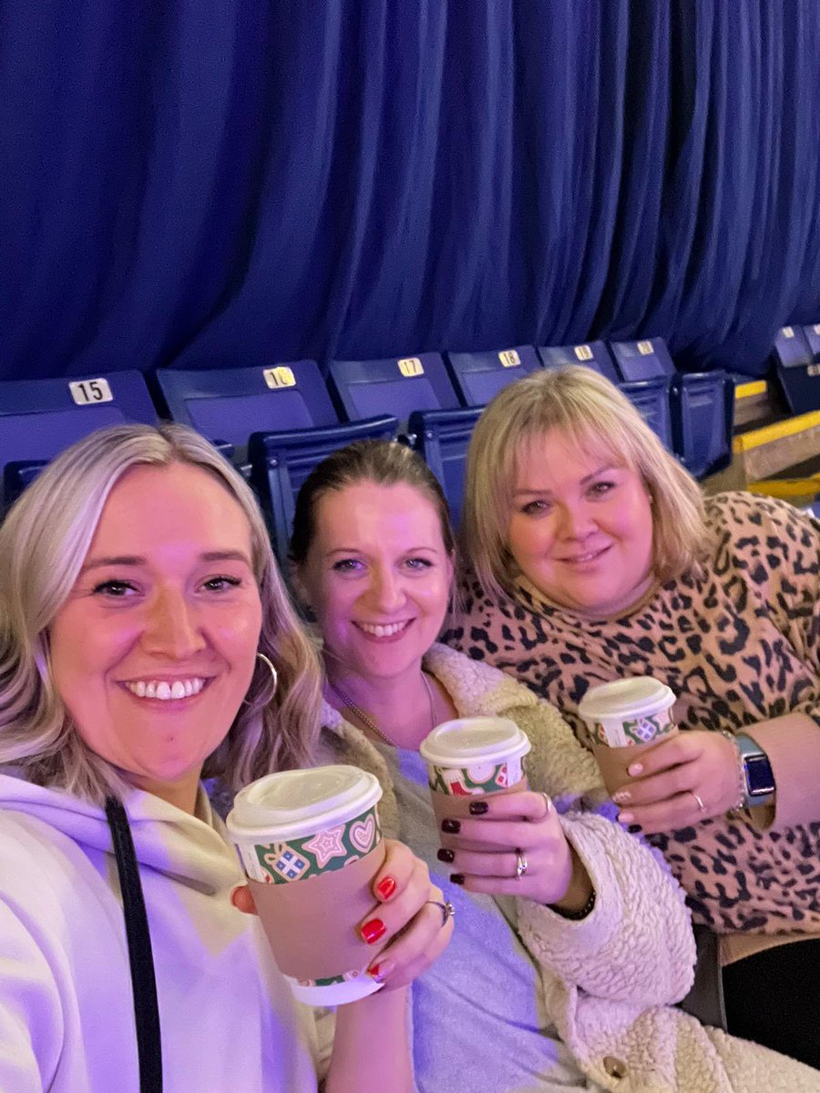 Sonia_Miller's tweet photo. Rock and roll Thursday night out seeing Chris and Rosie with a cuppa!!! #smanottingham #shaggedmarriedannoyed @4pmWineTimeBaby https://t.co/iX35BHQNGk