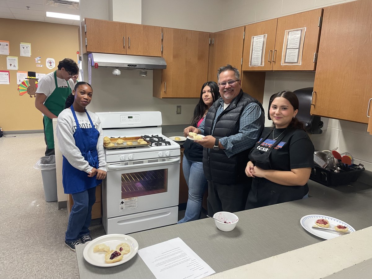 culinaryartslhs's tweet photo. Mr. Orozco visited our Culinary 1 students during their buttermilk biscuit lab. They were very proud to demonstrate their skills to a guest!
#GritandGanas #CTELockhart #LHS #LockhartHS #Lockhart4People #LockedonExcellence #UnLockingPotential #LockhartLeading https://t.co/qEv1TXNXU5