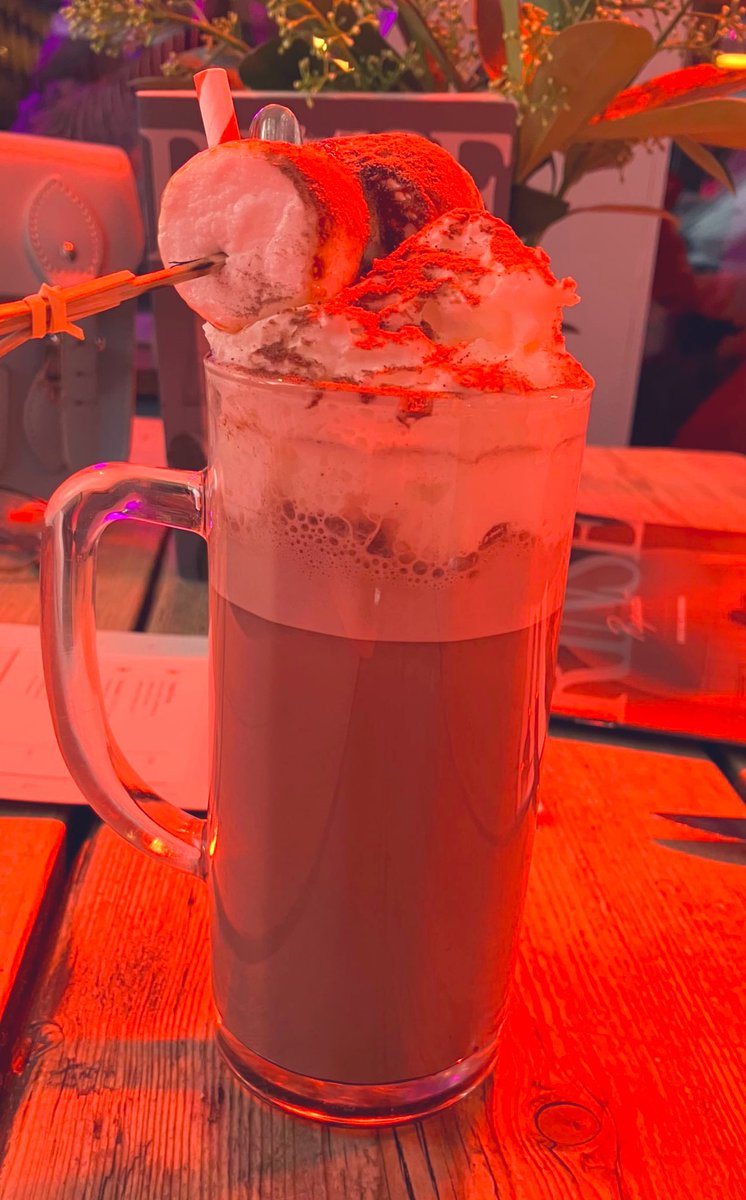 PeopleofGMCR's tweet image. #Thursday is the new Friday, right?

Now that’s what I call a Hot Chocolate,  🍫☕️
At the Laundrette, #Chorlton, #Manchester