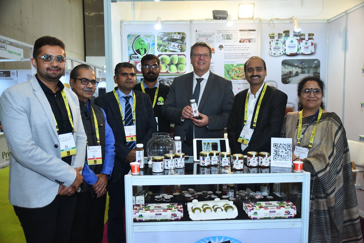 APEDADOC's tweet photo. Shri. Abhishek Dev, Chairman, #APEDA visited the exhibition and interacted with the exhibitors and stakeholders at #SIAL INSPIRE #FOOD BUSINESS 2023. #Agriculture #Export #SIALIndia2023 https://t.co/D4VCqYEXyt