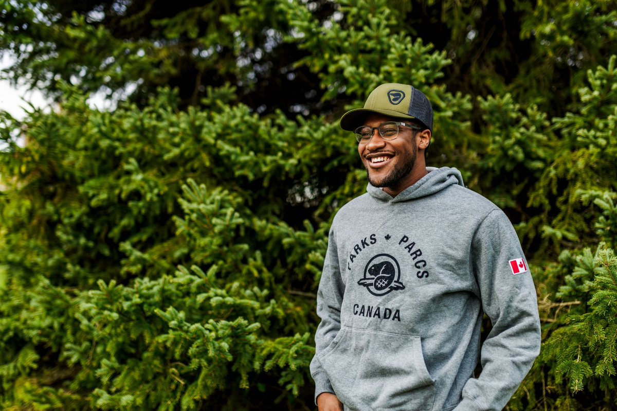 ParksCanada's tweet photo. From coast to coast, winter ❄ can look pretty different! Whatever the weather is, #ParksCanadaShop has got your loved ones’ heads covered with new toques, caps 🧢 and versatile Tuber’z → https://t.co/UXW7LvpZ1z 
Order by Dec. 11 for on-time holiday delivery in Canada. 🎁 https://t.co/OPaX6FpUyL