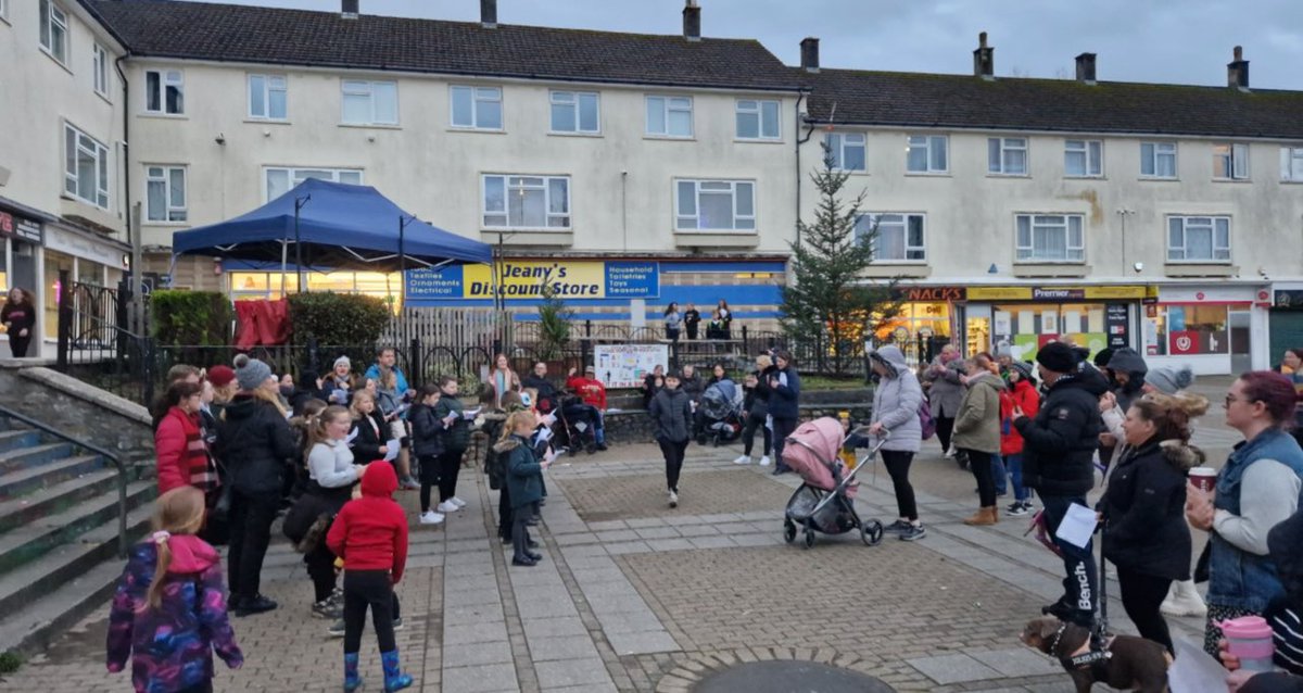 Woodfield Primary (@woodfieldplym) on Twitter photo It was a pleasure to see so many parents and children watch/join in with our team at the annual ‘Carols at The Green’. Thank you to St Chad’s Church for providing the musical background too. #Christmas #festive #carols <a href="/saunders_tessa/">Tessa Saunders</a> <a href="/learningatceo/">Simon Spry</a> <a href="/CiaraEMoran/">Ciara Moran</a> It was a pleasure to see so many parents and children watch/join in with our team at the annual ‘Carols at The Green’. Thank you to St Chad’s Church for providing the musical background too. #Christmas #festive #carols <a href="/saunders_tessa/">Tessa Saunders</a> <a href="/learningatceo/">Simon Spry</a> <a href="/CiaraEMoran/">Ciara Moran</a>