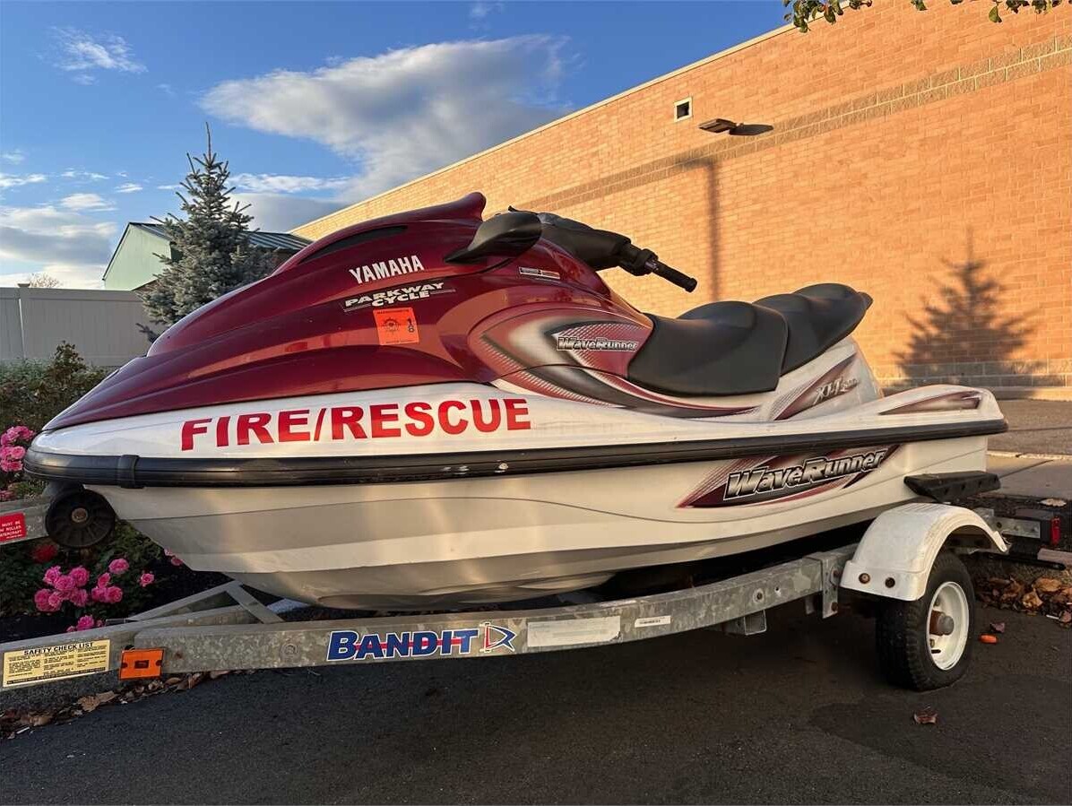 municibid's tweet photo. Dive into adventure with the 2002 Yamaha Jet Ski! Trailer included for seamless transport. ๐ https://t.co/5TbFmZOH6q
๐ Revere, MA
#JetSkiFun #AdventureAwaits #jetski #jetskilife #yamaha #watersports #jetskiing #jetskifun #waverunner #beach #fun #boat #summer https://t.co/4P9o0UTIjX