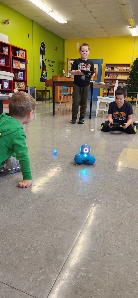 Christmas Character day, and lots of fun with coding toys!! @LaurenGregoryNL @msabbottsma @NLESDCA @brilliant_labs @mmelee5 #HourOfCode #ChristmasSpirit