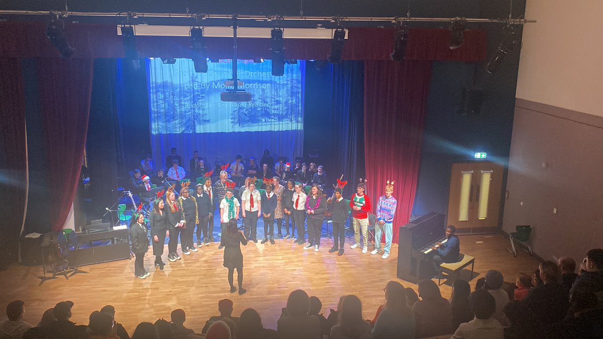 Finishing with Rudolf the Red Nosed Reindeer 🎅🧑‍🎄🎄 Just amazing 👏 @CCC_ExpArts