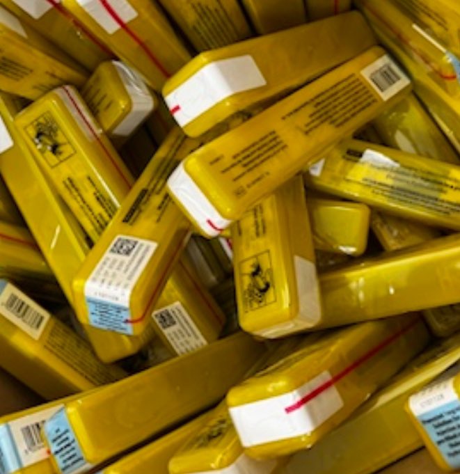 jason_1733's tweet image. Early this morning one of our staff members at #Peterlee Police station  successfully administered #naloxone  on an unresponsive male.  Ten minutes later our @NEAmbulance     colleagues arrived and took the male to hospital. #lifesaved #naloxonesaveslives