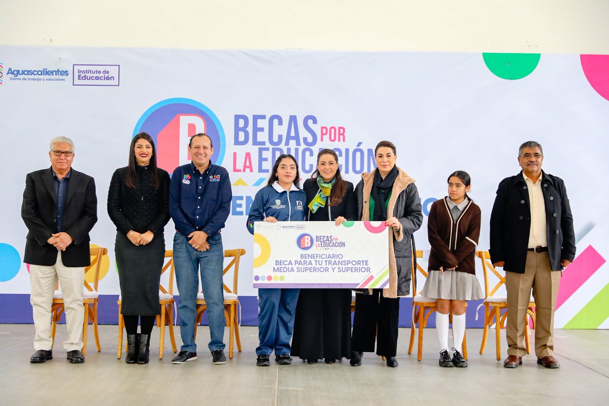Esta mañana hicimos entrega de 380 becas educativas para que las y los alumnos de San José de Gracia continúen con sus estudios y puedan cumplir sus sueños. 

Con estas acciones seguimos impulsando una Educación de Primera para Aguascalientes.

#ElGiganteDeMéxico