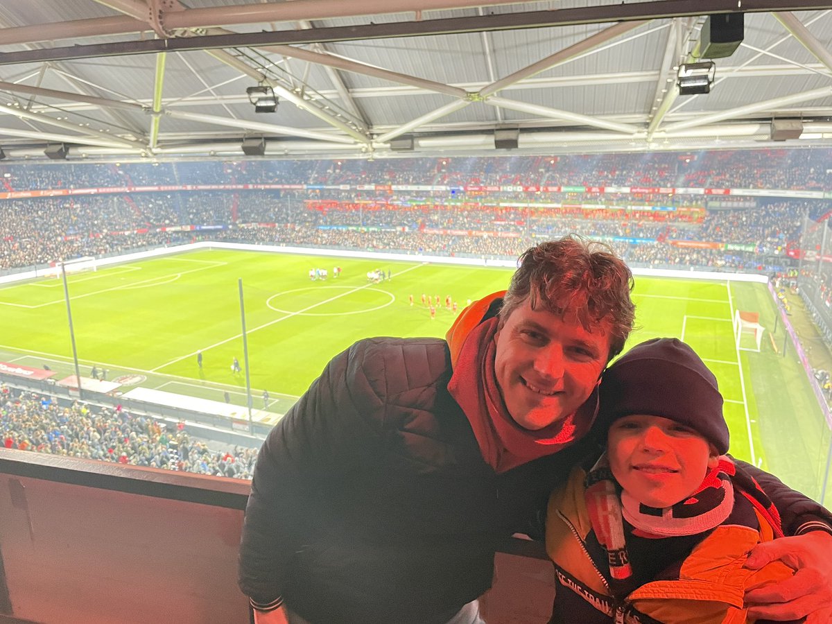 HenriBontenbal's tweet photo. Belangrijke zaken. #feyvol https://t.co/8ENZ9k0ylj