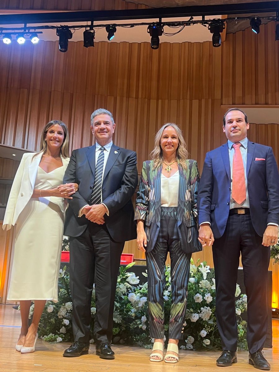 la_corrientep's tweet image. ¡Felicitaciones @jorgemacri y @claramuzzio! Una nueva ciudad comienza y estaremos acompañándolos 💛💪🏽