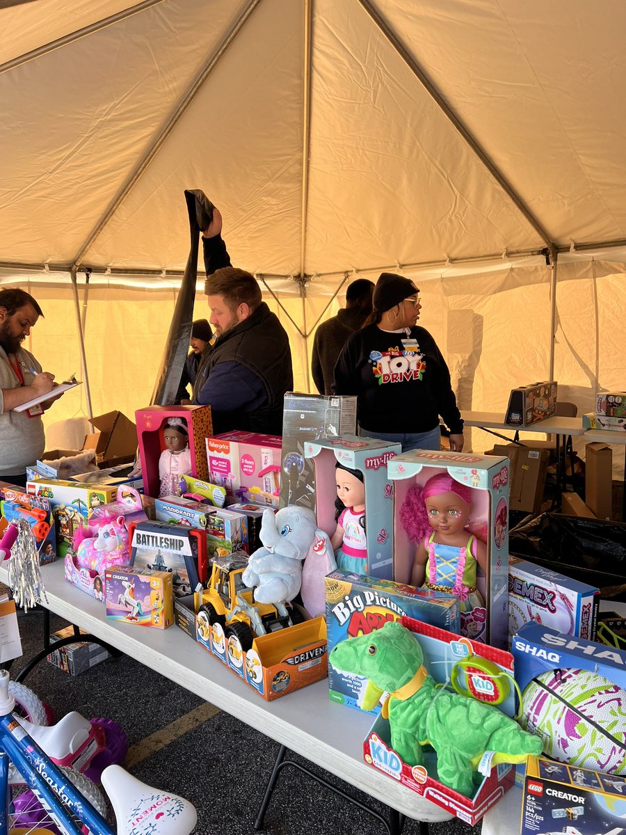 Beautiful day for <a href="/10TV/">10TV</a> <a href="/Walmart/">Walmart</a> <a href="/SalArmyCenOh/">Salvation Army</a> Big Toy drive! Come down to 770 Twin Rivers drive with your toys to donate!