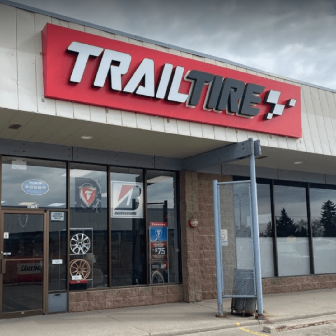 Don't let anything stop you from finding the perfect Christmas presents! 🎁

Even if you a get a flat tire, we can get you back on the road quickly! 😄

Take it to Trail Tire Calgary on 9250 Macleod Trail SE! 😁

#takeittotrial  #gift #vehicle #tires #winter #yyc #yycliving