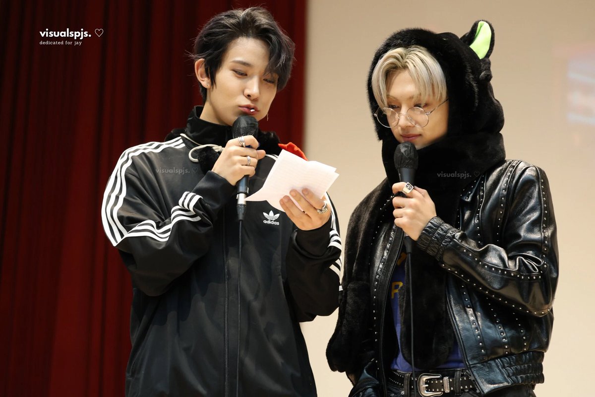 visualpjs's tweet photo. [231203 - FANSIGN]

jjong's only hyung. ☆ 

#JAY #제이 #종성 #엔하이픈_제이 #HEESEUNG 
#희승 #이희승 #엔하이픈_희승 https://t.co/xbIXZDv9Uy