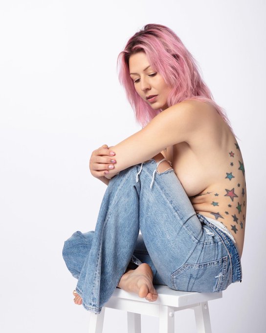 A rare, very natural me in studio!  This is what i look like 90% of the time, but it&rsquo;s never photographed