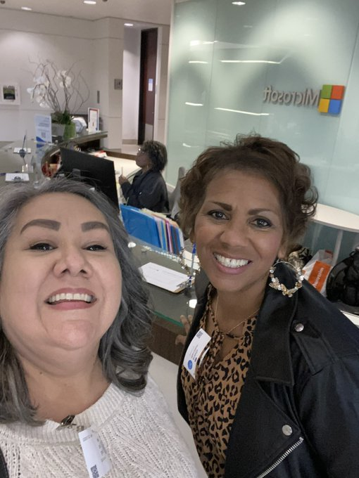 Here is my #selfie with my 🚌travel buddy! We can’t wait for Jan 5th PD! <a href="/GISD_PD/">GISD Professional Learning</a> <a href="/librarydaughter/">Gina King</a> #GISDwinterWONDERland