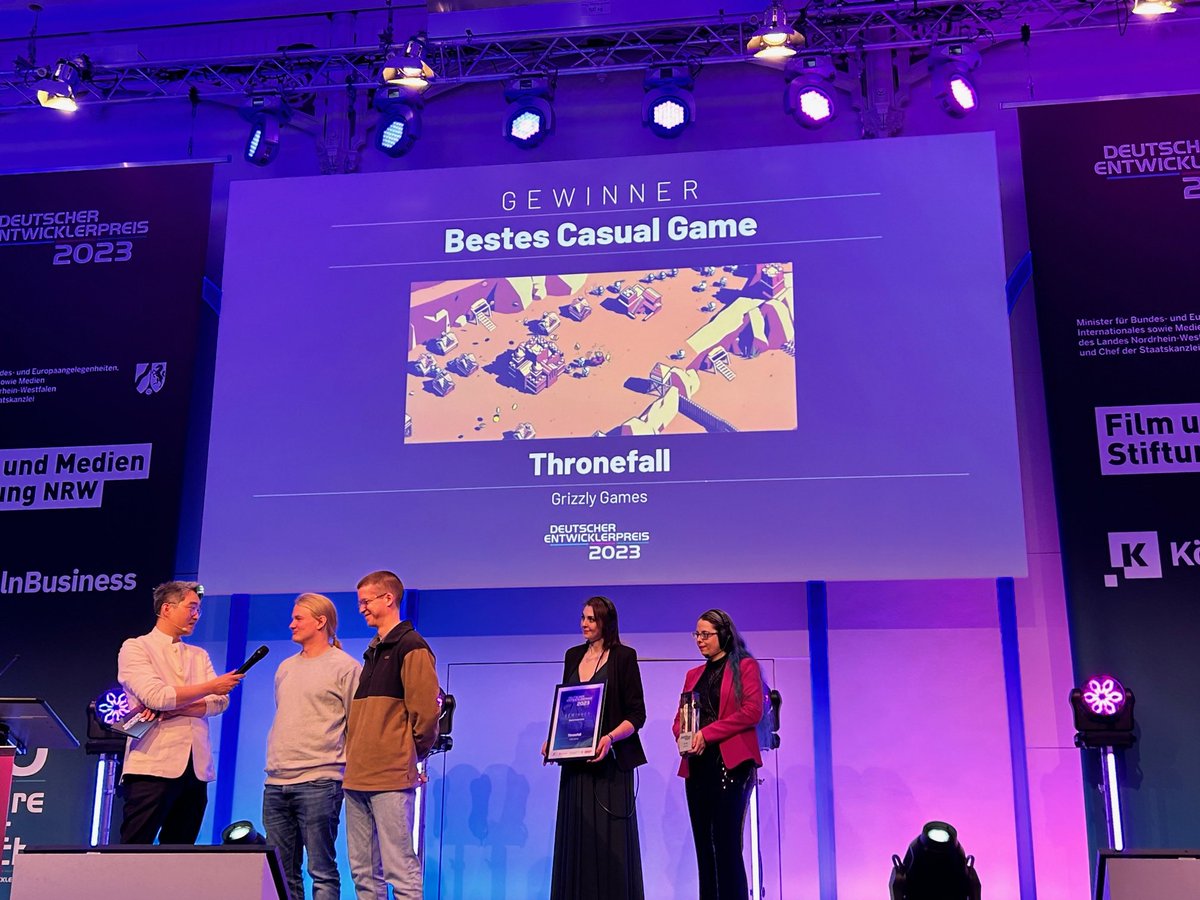 Medienboard (@medienboard) on Twitter photo Der Deutsche Entwicklerpreis für Bestes Casual Game geht nach Berlin: Wir gratulieren dem Team von <a href="/_grizzlygames/">Grizzly Games making 👑Thronefall👑</a> !<a href="/entwicklerpreis/">Deutscher Entwicklerpreis</a> Der Deutsche Entwicklerpreis für Bestes Casual Game geht nach Berlin: Wir gratulieren dem Team von <a href="/_grizzlygames/">Grizzly Games making 👑Thronefall👑</a> !<a href="/entwicklerpreis/">Deutscher Entwicklerpreis</a>