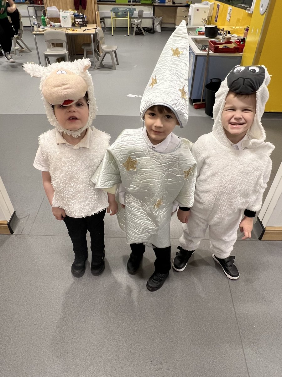 P1a looked fantastic in their costumes this afternoon for their first nativity performance. Everyone was a superstar and Miss Brown is so proud of you all 💫🎄