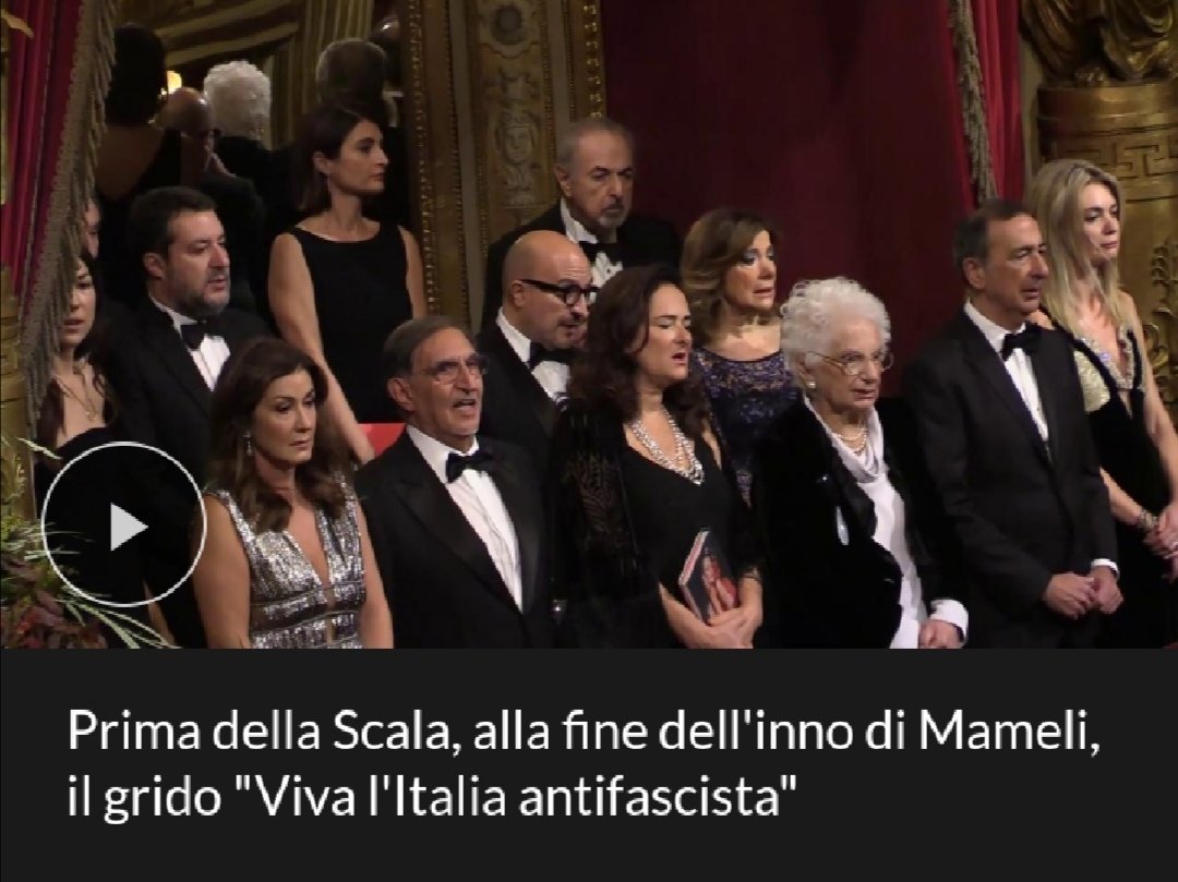 Dopo l'inno di Mameli il grido in sala : VIVA L'ITALIA ANTIFASCISTA!  A #LaRussa credo che sarà scoppiato il fegato!
#PrimaScala