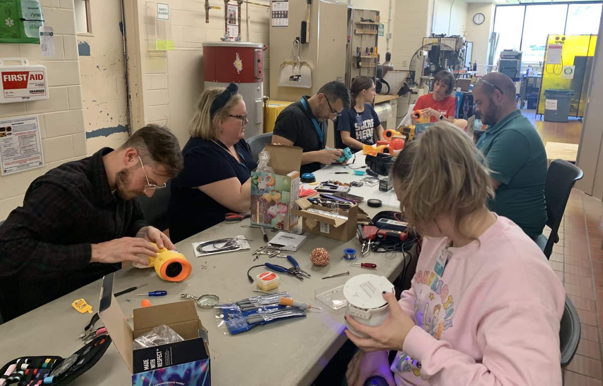 Kosair for Kids (@kosairforkids) on Twitter photo #Caring + #collaboration + know how = #joy. #ThankYou, @geapplianceesco for making these toys adaptable for #KosairKids & <a href="/shalouisville/">Sacred Heart Academy</a> Sydney whose idea became reality w/ help from <a href="/uofl/">University of Louisville</a> Speech-Language Pathology student Abbie. Together we can spread holiday cheer. #Caring + #collaboration + know how = #joy. #ThankYou, @geapplianceesco for making these toys adaptable for #KosairKids & <a href="/shalouisville/">Sacred Heart Academy</a> Sydney whose idea became reality w/ help from <a href="/uofl/">University of Louisville</a> Speech-Language Pathology student Abbie. Together we can spread holiday cheer.