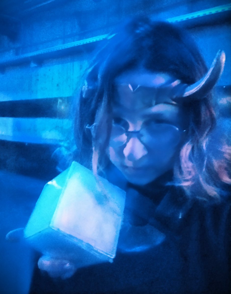 JasonSaef's tweet image. I finished cosplay a long time ago and wore it at the festival, but I didn’t get around to formatting it. 

#cosplay #cosplayer #Marvel #lokiseason2    #Silvialoki