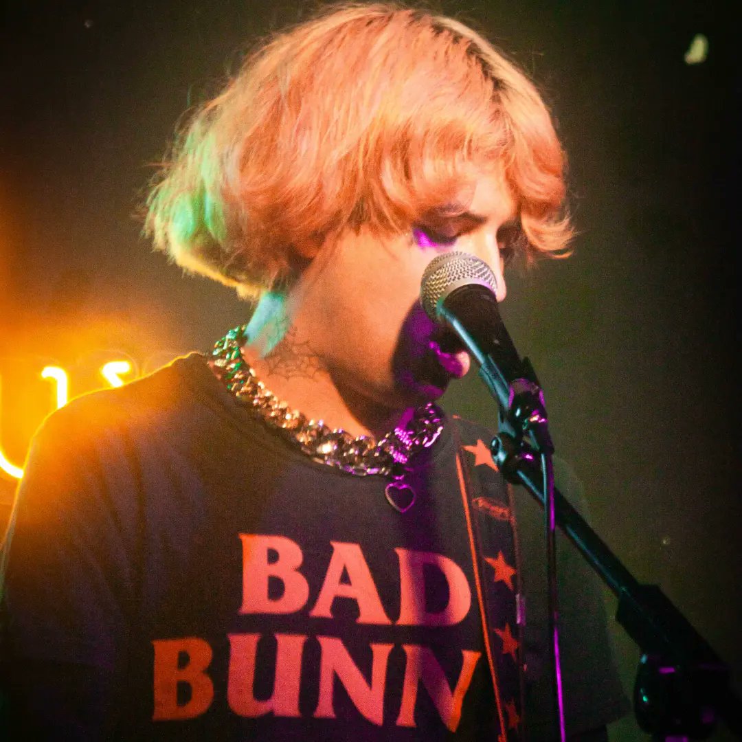 SadlexisHurtado's tweet photo. más f0tos del sábad0 25 k estuvim0s en el Cactux Morelia
akuerdense k este Viernes 8 a las 8pm t0kamos en el Bananarama pa k l0 veas en bib0 y n0 nomás pura f0to jsjss
pikas x @Dr_vegetal00
#punk #punkrockshow #cuteemo #grungeoutfit #enby https://t.co/8k89Zd9CA4