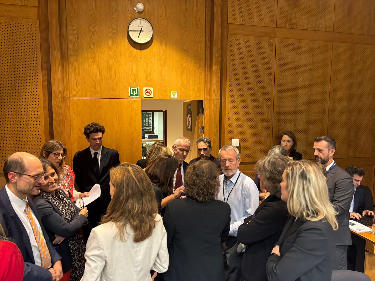 Seán Kelly MEP (@seankellymep) on Twitter photo Delighted & relieved that after 2 yrs. work & a lot of v tough meetings we now have a deal on #EPBD . #Retroffiting buildings will now really take off as an essential element of #emissions reductions & #ClimateAction . Well done all.Full marks to <a href="/spapresidency/">spanishpresidency</a> also. Delighted & relieved that after 2 yrs. work & a lot of v tough meetings we now have a deal on #EPBD . #Retroffiting buildings will now really take off as an essential element of #emissions reductions & #ClimateAction . Well done all.Full marks to <a href="/spapresidency/">spanishpresidency</a> also.