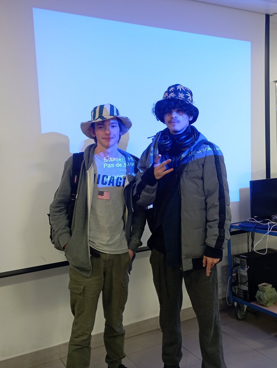 Petit tournoi qu'on a TO et joué avec <a href="/chaussetteSSB/">chaussette_grise</a> ce fut drole 
Du coup top 2/22 pour moi haha
J'ai pu tester des persos comme tink ness mk ect c'était très sympa