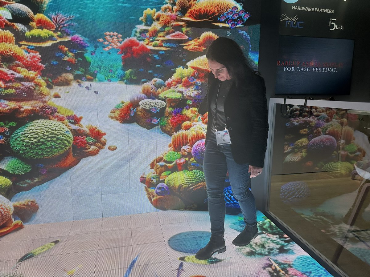 LUMOplay's tweet image. About to fly home from a very successful tradeshow with partners @SimplyNUC and @i5_LED Here are some pics from the event. Can’t wait to do this again! 

#interactaivewall #interactivefloor #experiential #digitalmedia #eventtechnology #eventtech #eventexecs