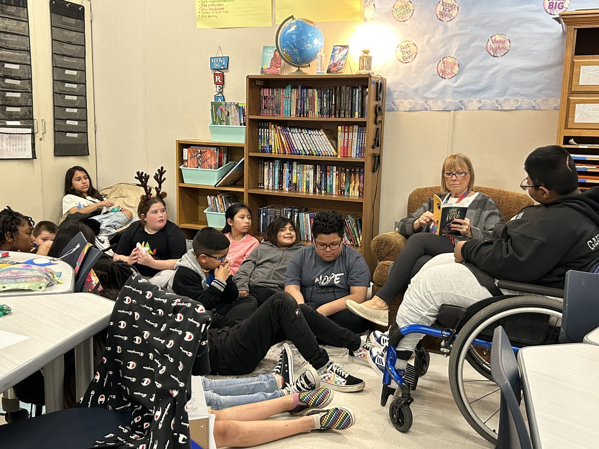 Never too old for story time! 5th graders still love read alouds. Thanks Mrs. Dierks for instilling a love of reading in our students! @Central_ES @MarisolAnguita @KristenVFisher