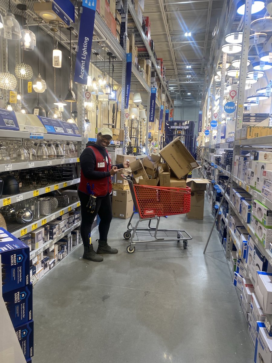 My new DS Carson killing it with Down stocking !! Getting ready for inventory bay a day!!! Go Carson . ⁦<a href="/ginogilberto/">Gino Gilberto</a>⁩ ⁦<a href="/DCT0813MD/">Dante Thomas</a>⁩ ⁦<a href="/BenitoKomadina/">Benito.Komadina@Lowes</a>⁩