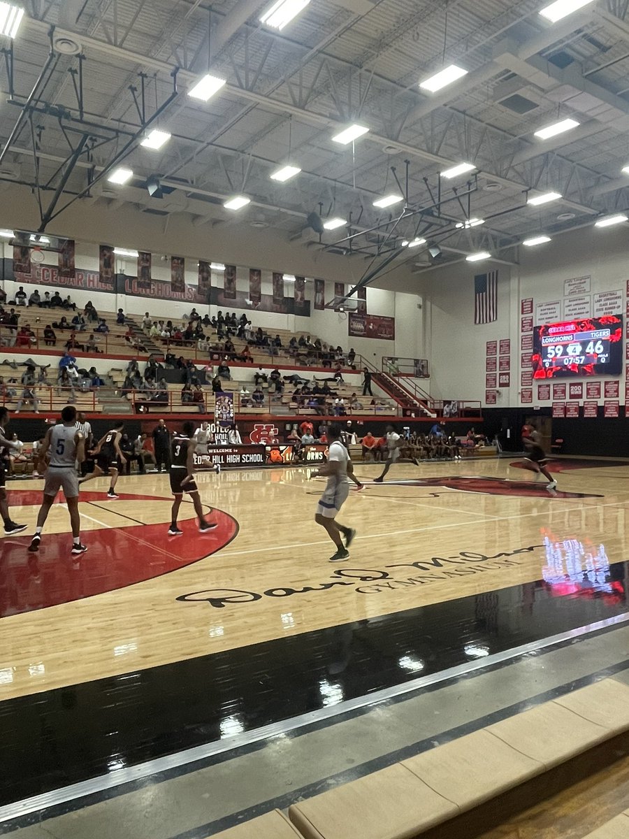 SJBasketball14's tweet image. Great afternoon environment at the @CHLonghorns Lions Club Tournament. Well run event.#1stClass
