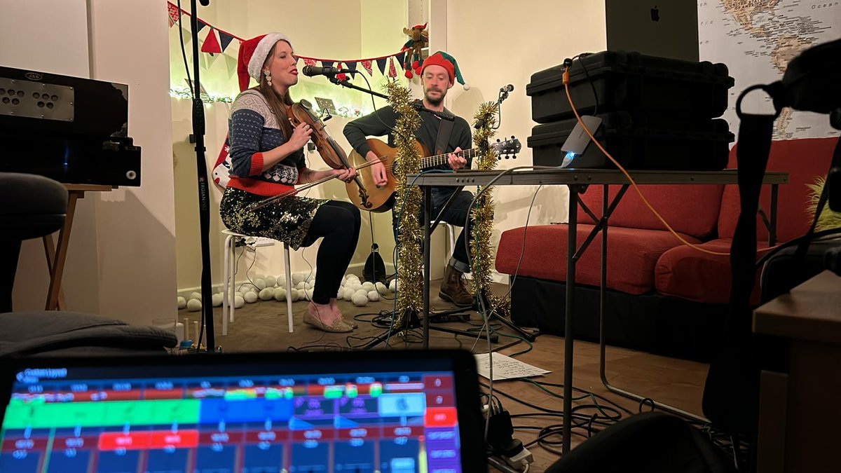 We're having a lovely night of seasonal songs with @bellahardy and @samcartermusic! Here's a backstage pic from the wonderful Jonny Dyer, who's on sound tonight.

Interval time now, so let's go and get a cuppa and top up the crisps...

#LTYLR #IGigItMyWay