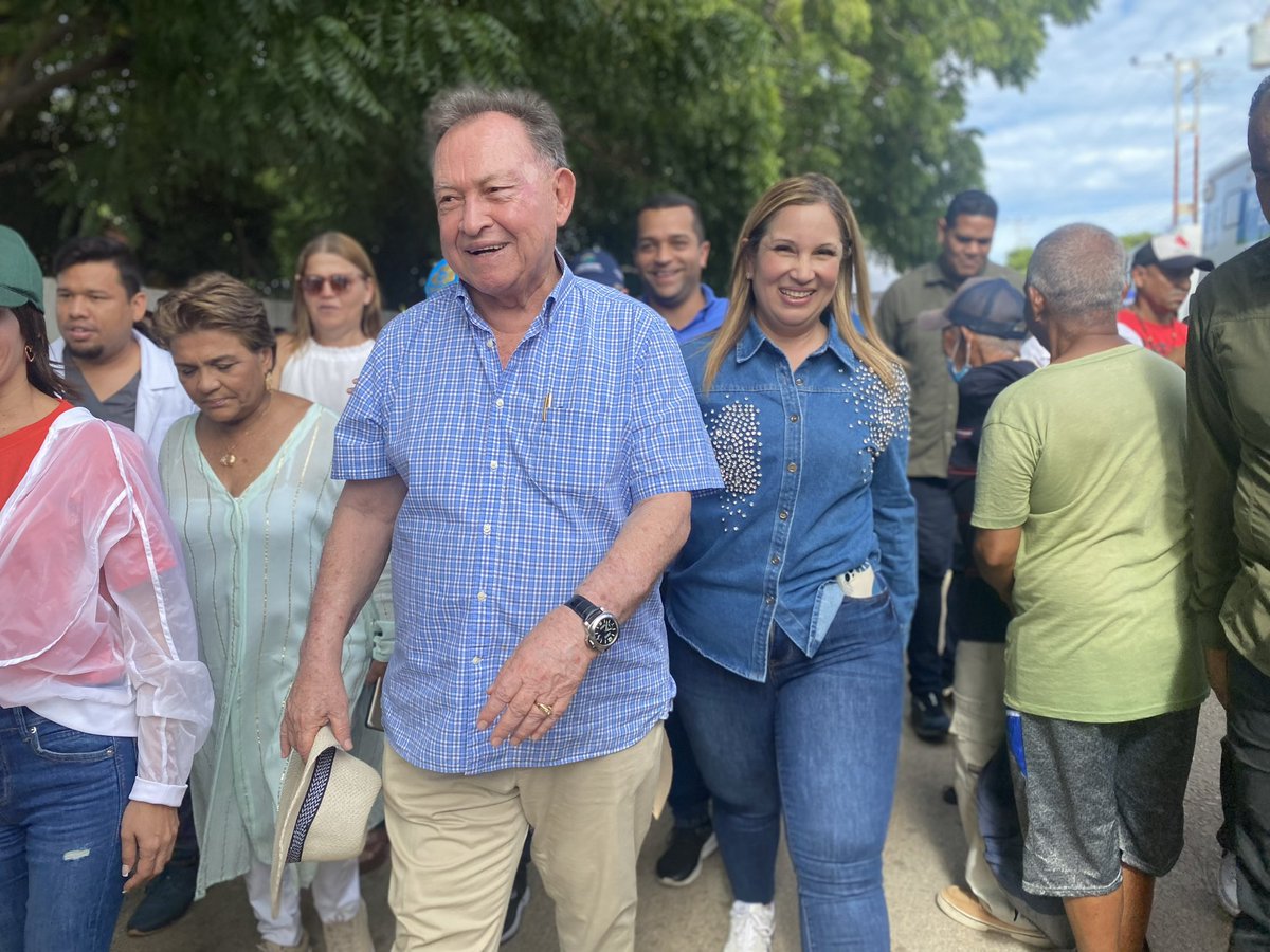 FranMarcanoa's tweet photo. +180.000 atenciones y +50 trenes de la salud, son una muestra clara de la excelencia gestión de @MorelRodriguezA , quien junto a Gloria Rodríguez (Primera dama del estado) han visitado los 11 municipios de la región insular llevando salud y bienestar. https://t.co/6K7Yxu0lfi