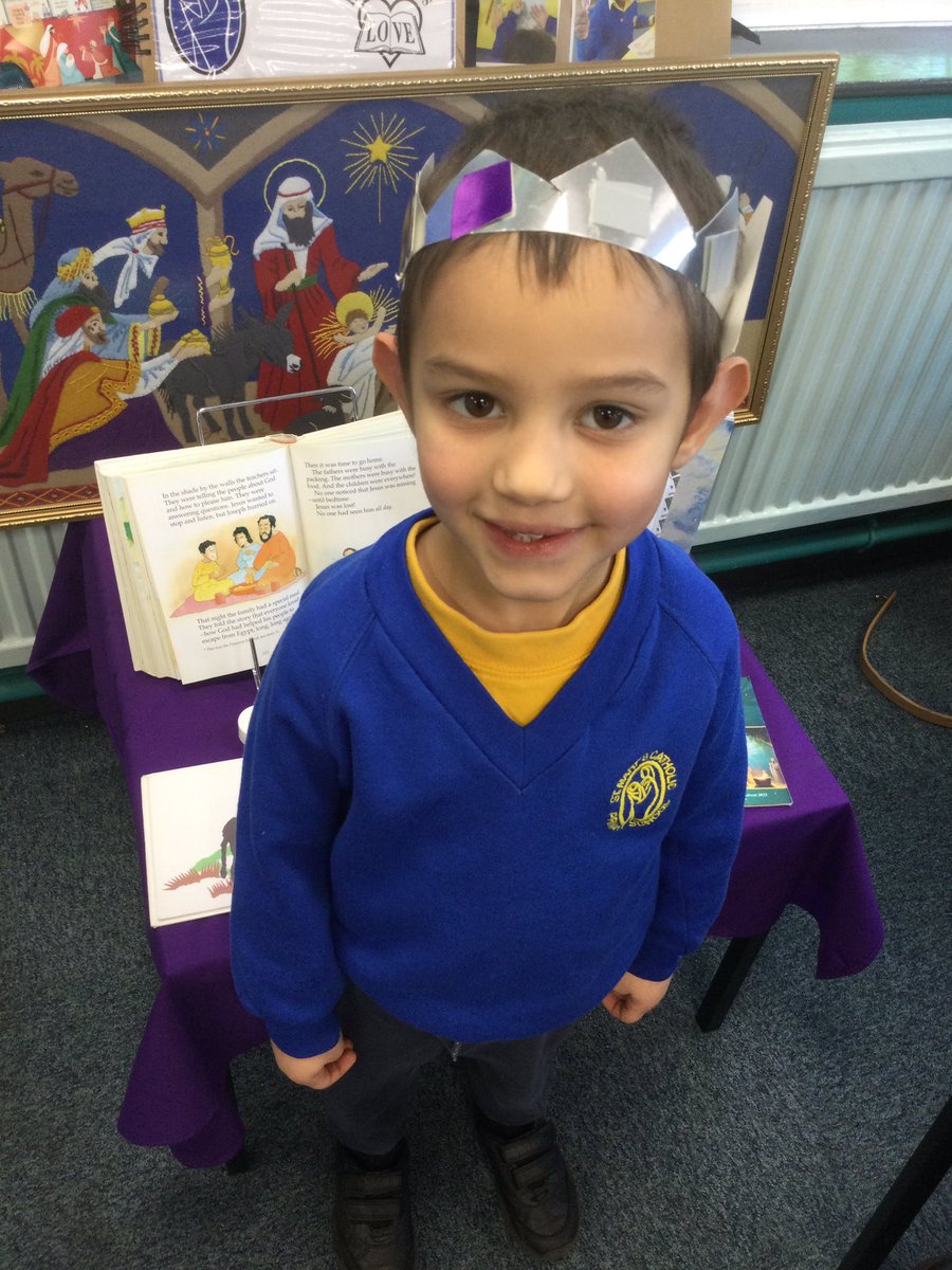 StMaryB17's tweet photo. YRT were inspired by the ‘Three Kings’ in our Nativity and made their own crowns this week - what a great idea children! #EYFS #RE #EXAD https://t.co/60W5tgqdgg