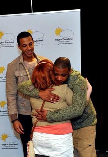 CallMeLauraaaa's tweet photo. Happy birthday to our yella fella @JBGill 🥳🥳 always love 🫶🏻💛 https://t.co/IOnt2hUSUb