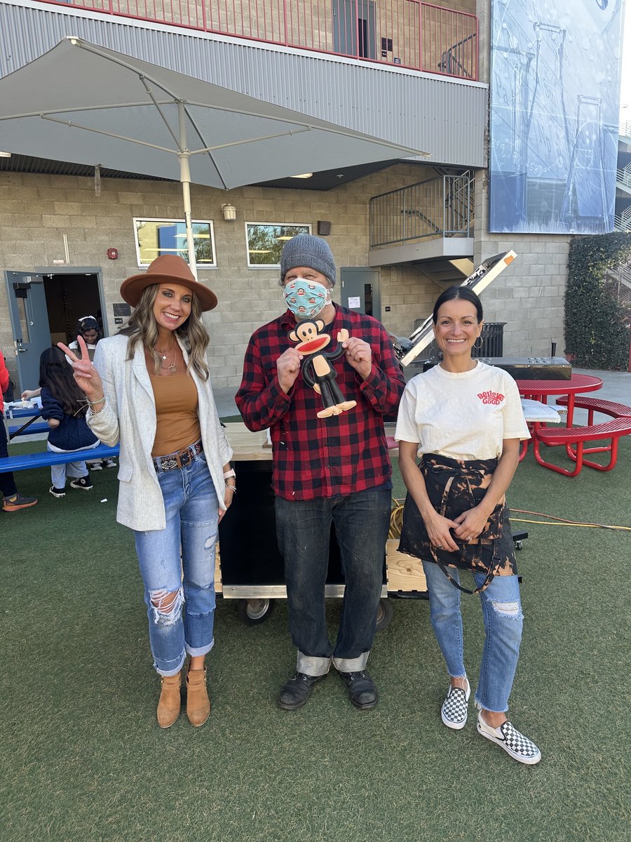 weareocsa's tweet photo. Paul Frank, renowned artist, fashion designer, and cartoonist, led OCSA students in the “Shirty Shirt Days” workshop this week. Students developed their own t-shirt designs while Frank discussed brand fundamentals, the design creation process, and answered student questions. https://t.co/kYSxEaqMhi