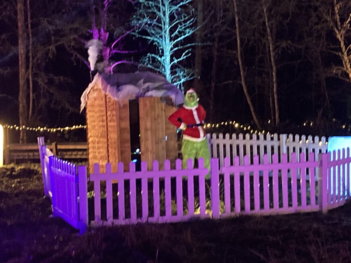 eahomelink's tweet photo. What a wonderful experience for families @PatnaPS_ECC & @StXaviersPr #starrynights #parentalempowerment #seeingsanta VIP night Thank you ☺️
Grinch was the favourite!
@eaparentalsupp @EacEducation @brodie_suzanne @LHillanFowler9 @EACHWBteam @EACattainment https://t.co/RcvjkSPK99