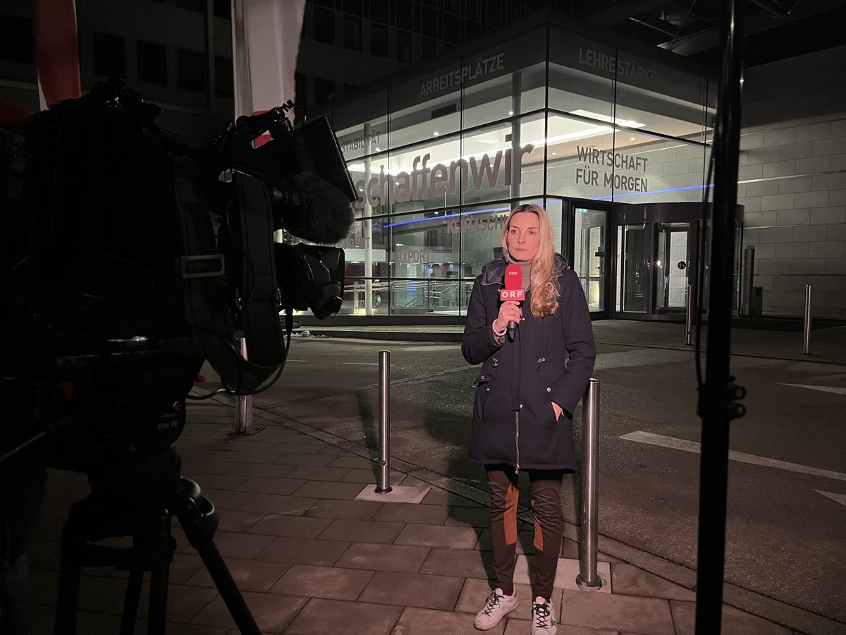 maria kern (@mariakern3) on Twitter photo Gleich in der #ZiB2 Details zum Abbruch der KV-Verhandlungen für den Handel von meiner Kollegin <a href="/AstridPetermann/">Astrid Petermann</a> Gleich in der #ZiB2 Details zum Abbruch der KV-Verhandlungen für den Handel von meiner Kollegin <a href="/AstridPetermann/">Astrid Petermann</a>