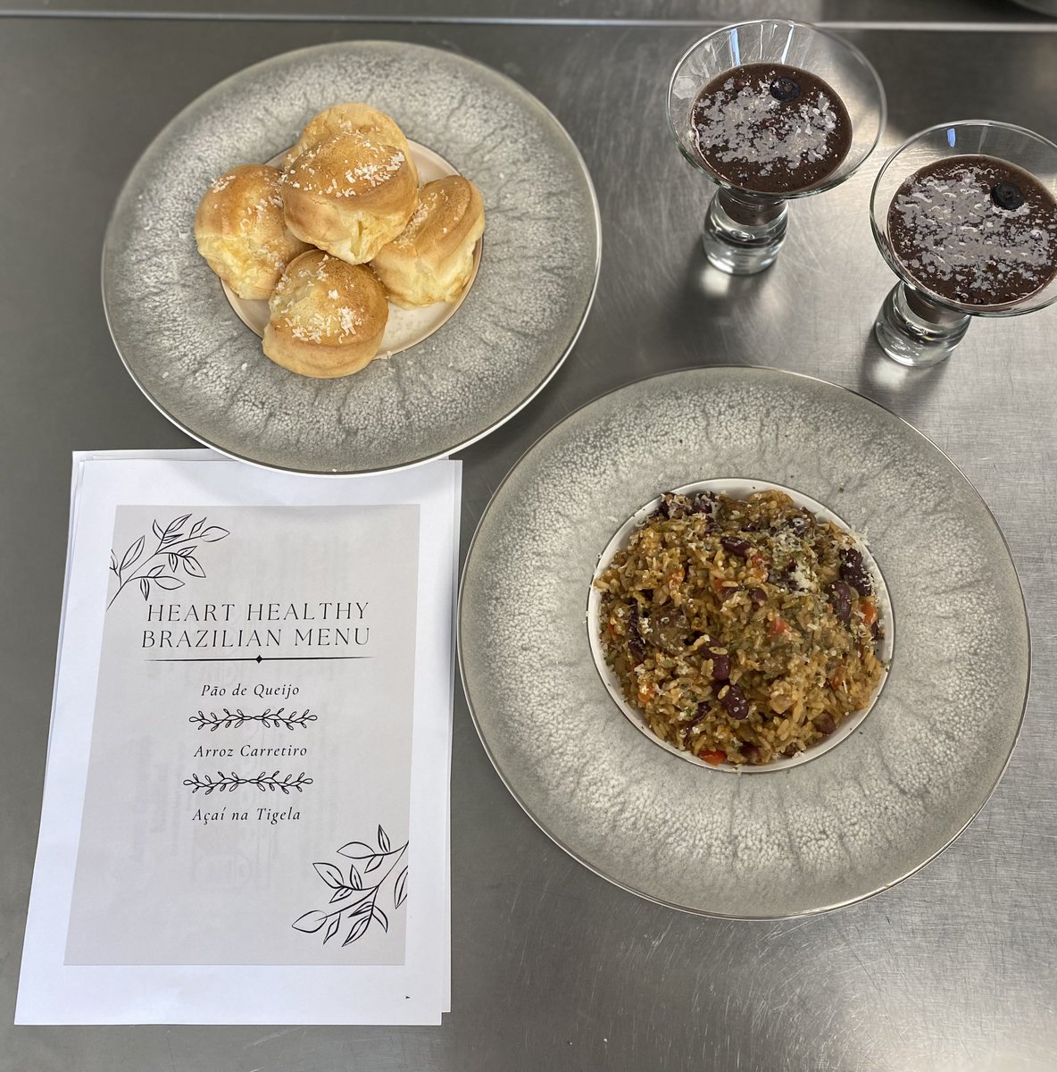 SilviNutri's tweet photo. Today as part of food culture assignment we cooked 3 popular Brazilian dishes🇧🇷 👩🏻‍🍳
1. Pao de queijo
2. Arroz carreteiro
3. Batida de Açai 
We also modified these recipes for a heart-healthy diet❤️#ATU #brazilianfood #braziliancusine #foodculture https://t.co/H5G86OiUd1