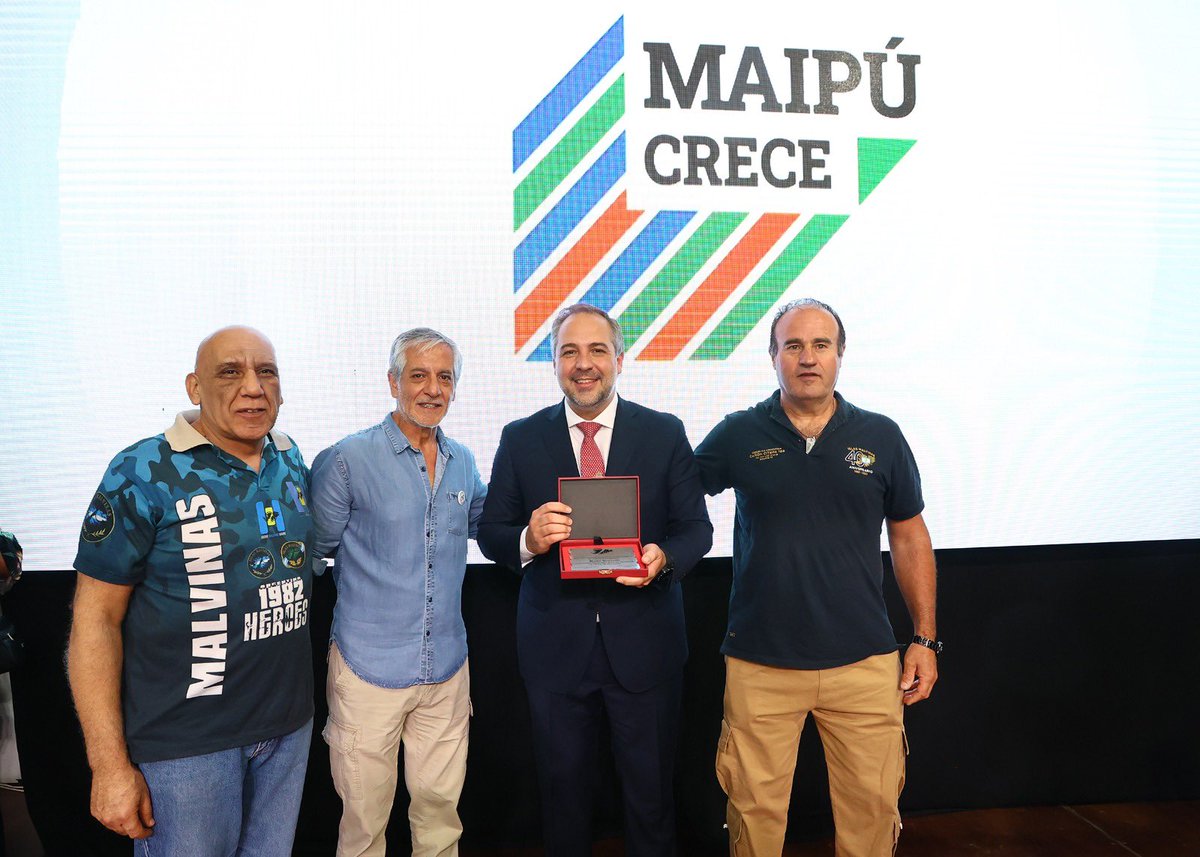 MatiasStevanato's tweet photo. 📝| Asumí como Intendente electo de Maipú. 

Es un honor y una alegría inmensa seguir trabajando con la misma responsabilidad y compromiso de siempre junto a todos los maipucinos por el desarrollo de nuestro querido departamento. https://t.co/r8nG0fSNPR