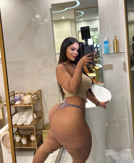 LouiseJenie's tweet photo. Qui veut se procurer de mon gros cul 😍🥵🍆🍑🔥
Je suis disponible, rejoins moi par mon lien télégram https://t.co/PLQgOLOf5c 
Je ne traîne pas avec des Plaisantin; bloqué ❌
Rt et like ❤ et att ta surprise chéri 😘 https://t.co/RqUh2Tb5tk