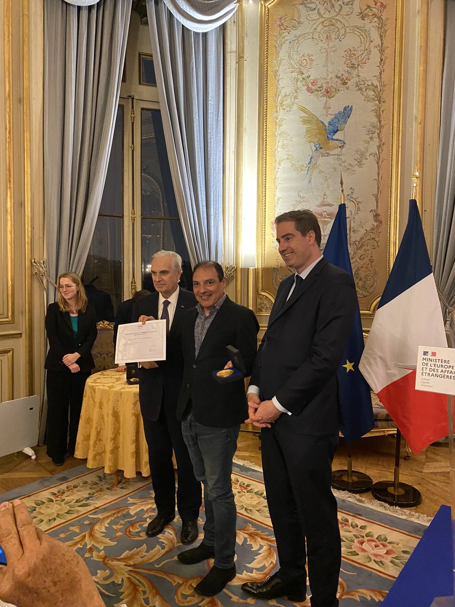 CNCDH's tweet photo. 🏆Ce soir les défenseures et défenseurs de l’environnement sont à l’honneur au Quai d’Orsay. #PrixDH
Des témoignages et des appels vibrants à respecter et protéger l’environnement et les populations locales ont été lancés par tous les lauréats. 
Le Prix a été remis par le ministre délégué @becht_olivier  et le président de la CNCDH, Jean- Marie Burguburu. 

https://t.co/sJO9dDihnR