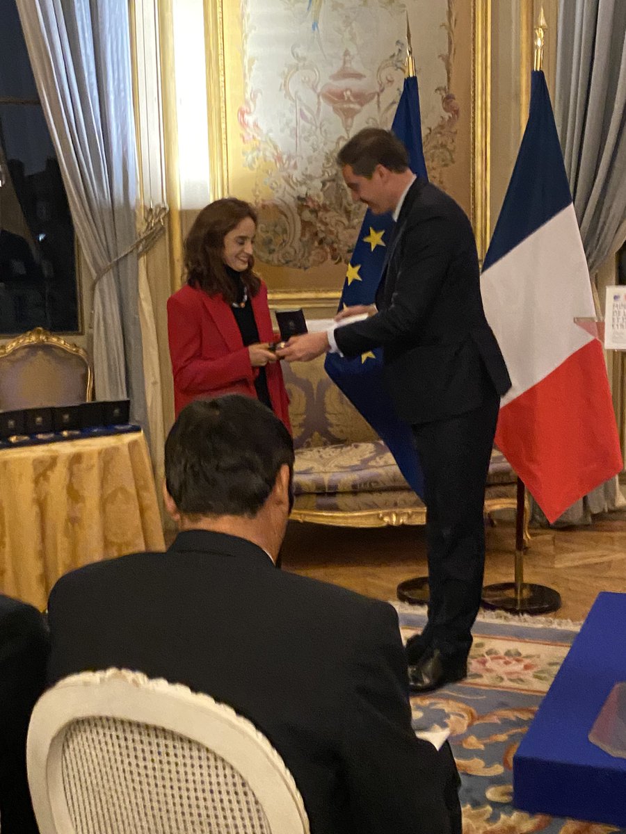 🏆Ce soir les défenseures et défenseurs de l’environnement sont à l’honneur au Quai d’Orsay. #PrixDH
Des témoignages et des appels vibrants à respecter et protéger l’environnement et les populations locales ont été lancés par tous les lauréats. 
Le Prix a été remis par le
