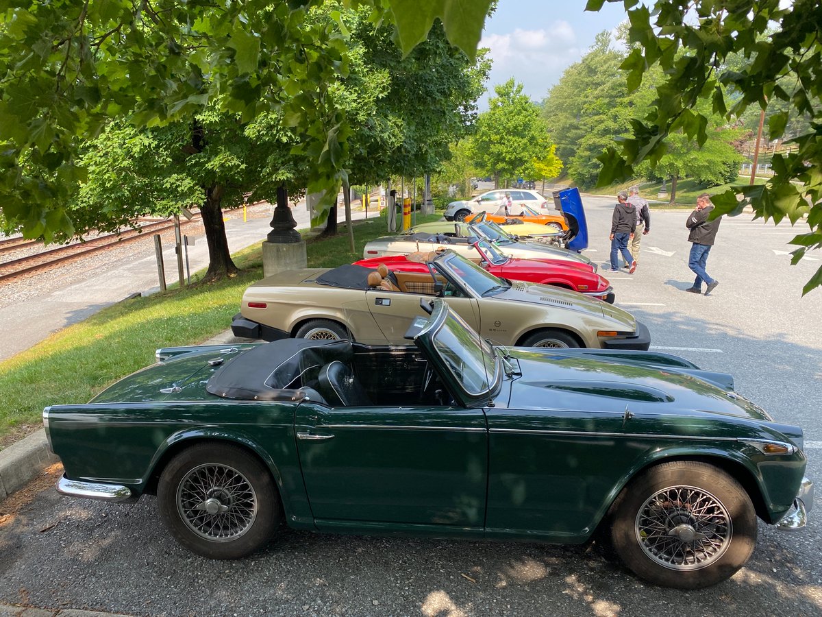 Capital_Triumph's tweet photo. It's #TRsday!
Here's a look back at a few CTR Club events from over the summer and some of the TR's that showed up.
What #Spitfire?
#Triumph #TR2 #TR3 #TR4 #TR5 #TR250 #TR6 #TR7 #TR8 #GT6 #Stag #Herald #Vitesse #Dolomite #StandardTriumph #BritishLeyland #LittleBritishCar https://t.co/nts56Ghw3s