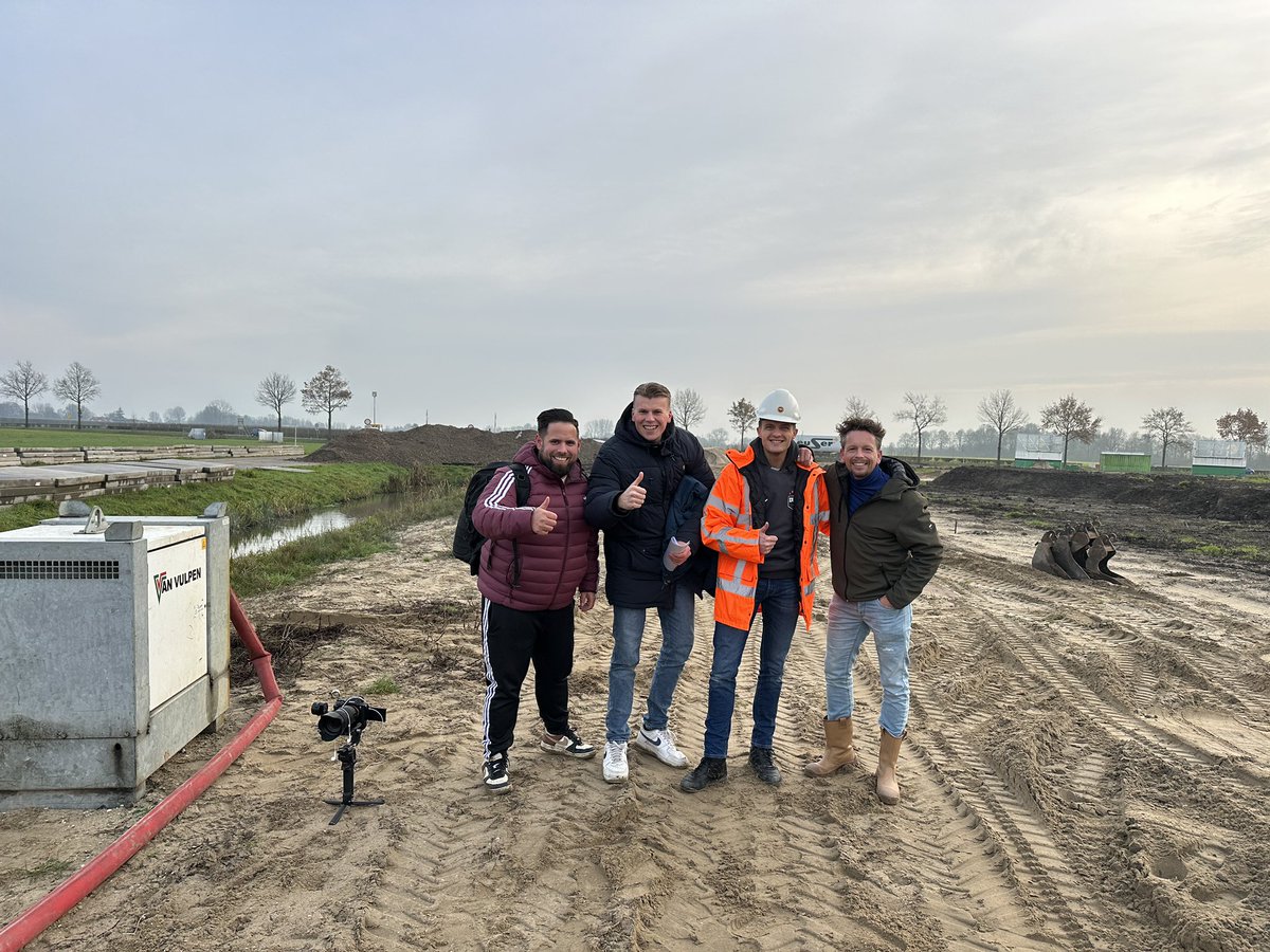 DUS_personeel's tweet photo. Dreamteam 📽️🔨 https://t.co/VAytCKRSss