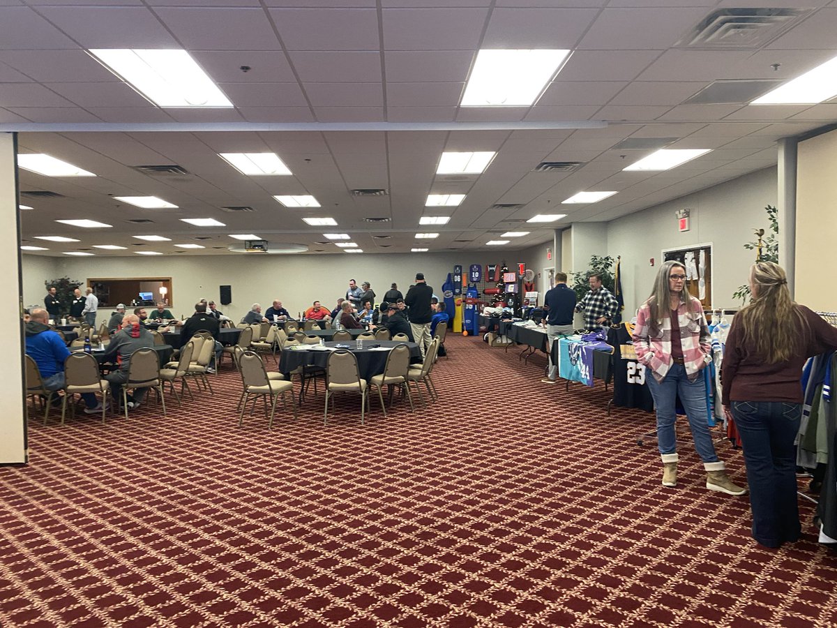 Excited to spend time with some great coaches at the Wabash Valley Football Coaches Association meeting.  #WVFCA