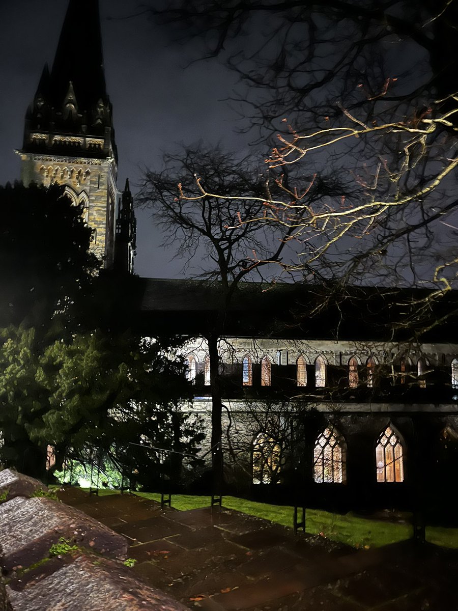 LtdEcr's tweet photo. Emergency services carol service at Llandaff Cathedral tonight. Was delightful https://t.co/fx80uufrrm