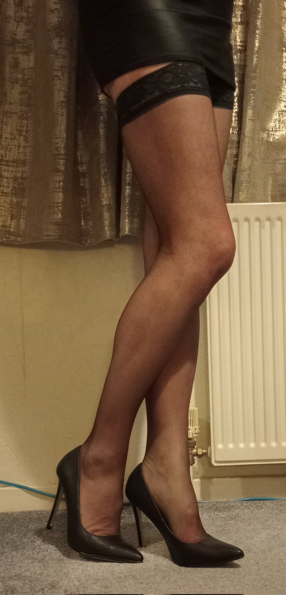 Stocking clad thighs in heels on a dark cold Thursday night. Wishing you all fab winters night. #CD #Crossdresser #Stockings #HighHeels #CDTV