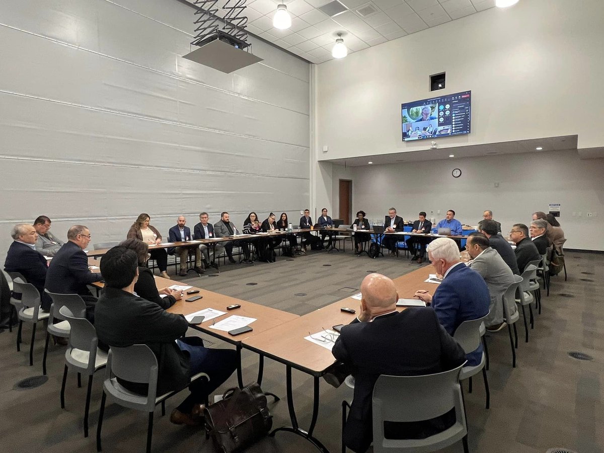 4FrontED tweet media