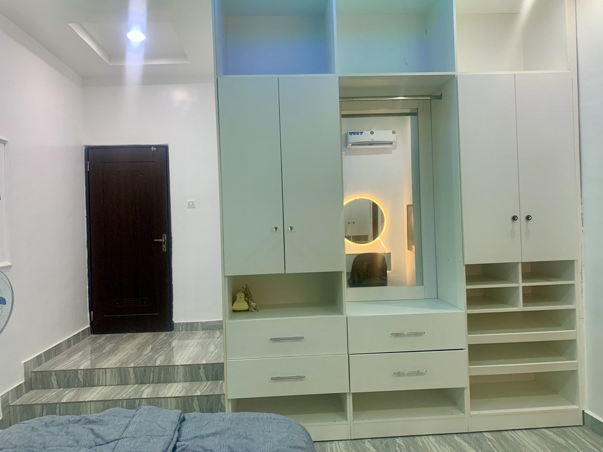 Comfort_homess's tweet image. Take a look at our master bedroom 2 😍❤️
Class 💯 luxury 💯 comfortable apartment with EVERYTHING YOU NEED 
Send a dm now for inquiries/ booking ❤️

#serviceapartment #shortletapartments #shortletsinabuja #osim