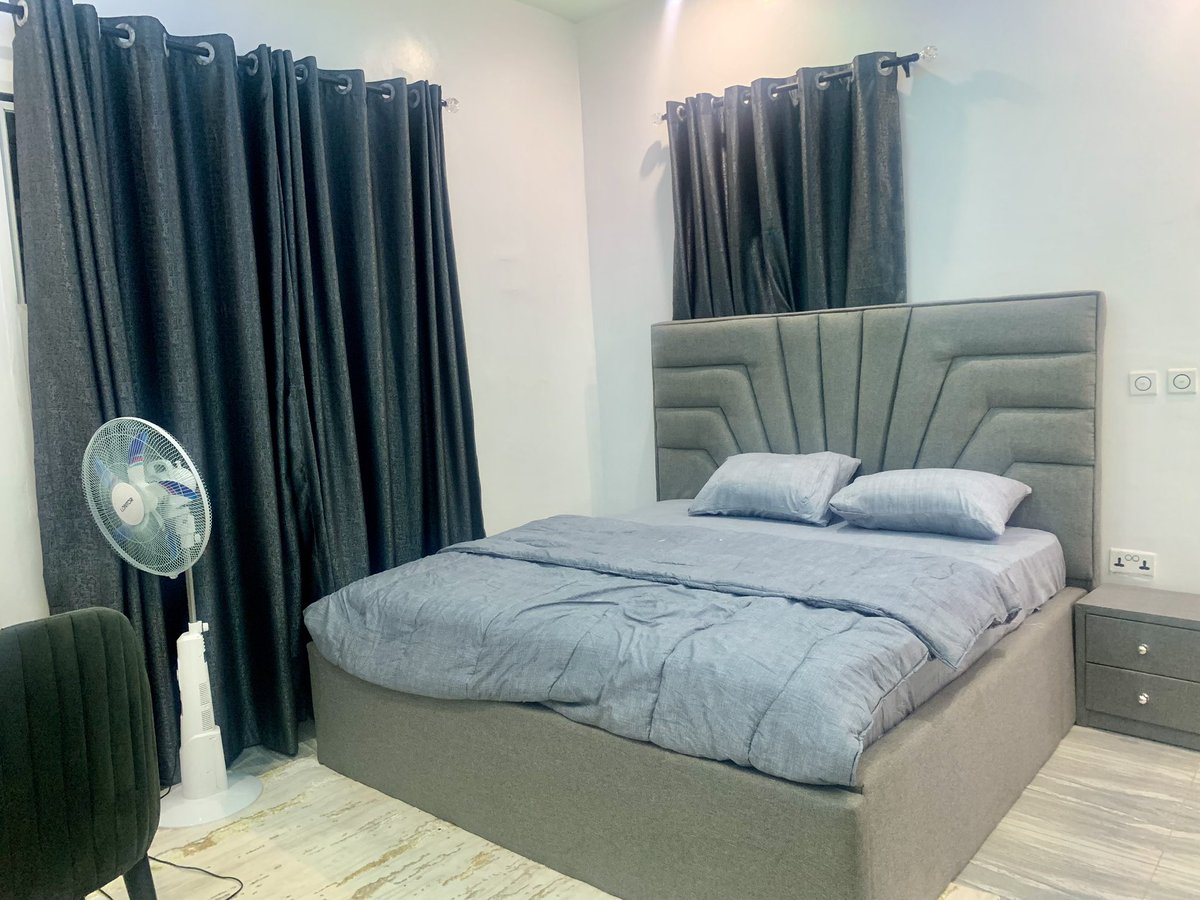 Comfort_homess's tweet image. Take a look at our master bedroom 2 😍❤️
Class 💯 luxury 💯 comfortable apartment with EVERYTHING YOU NEED 
Send a dm now for inquiries/ booking ❤️

#serviceapartment #shortletapartments #shortletsinabuja #osim
